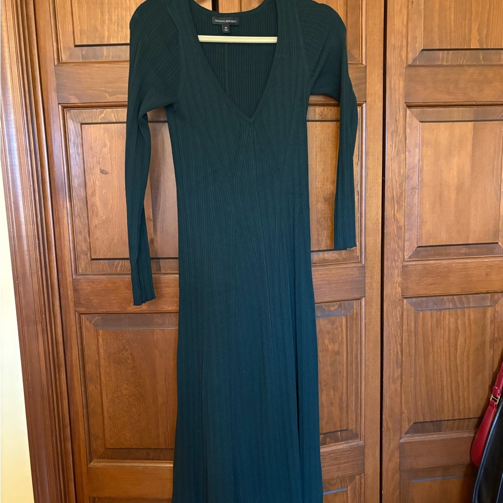 Banana Republic Dark Green V-Neck Maxi Dress - Never Worn